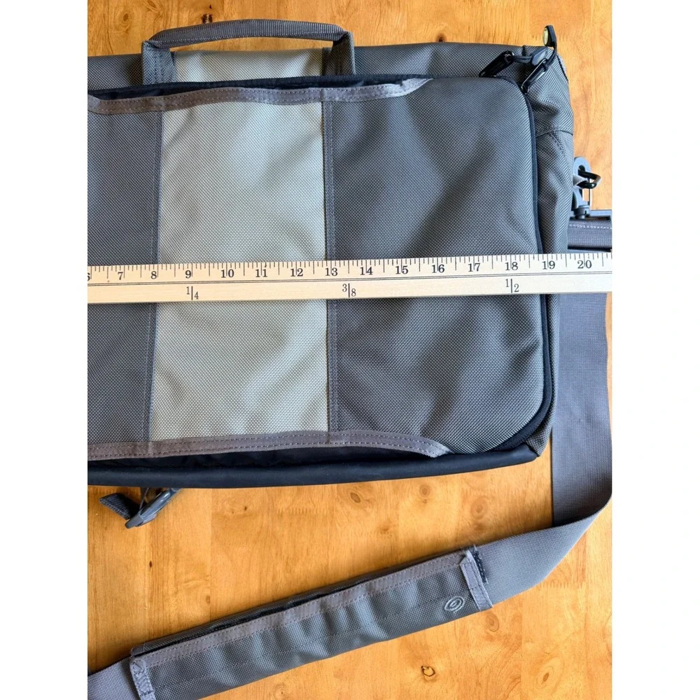 Timbuk2 Classic Messenger Bag Tan Brown Ballistic Nylon Laptop Commuter Bag